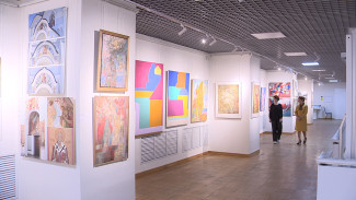 Выставка монументального искусства открылась в музее имени Крамского в Воронеже