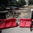 Разрытая коммунальщиками яма стала местом фотосессии воронежских молодожёнов