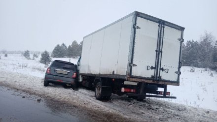 Мужчина и женщина погибли в ДТП с «Газелью» на воронежской трассе