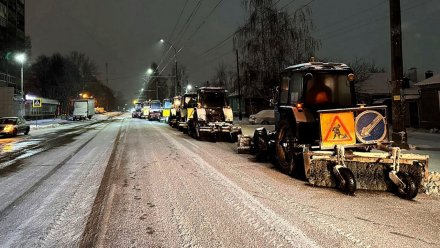 Более 3000 тонн пескосмеси использовали для обработки улиц и тротуаров в Воронеже