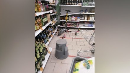 В Воронеже элекросамокатчик разгромил отдел с алкоголем в «Пятёрочке»