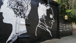 В центре Воронежа появилось граффити с изображением Ахматовой и Мандельштама 