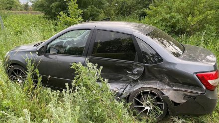 Мужчина пострадал в столкновении трёх легковушек на воронежской трассе