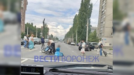 Воронежцы сообщили о сбитом на пешеходном переходе курьере