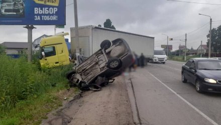 Воронежцев попросили помочь в поисках виновника массового ДТП в Семилукском районе