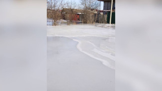 Вышедший из берегов пруд затопил несколько дворов в воронежском райцентре