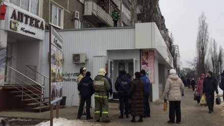 В Воронеже спасатели сняли с крыши удравшего из дома ребёнка