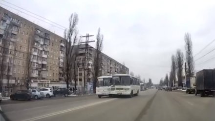 В Воронеже устроившего гонки по встречке водителя автобуса привлекли к ответственности