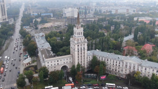 В Воронеже отремонтируют крышу в сталинке с башней