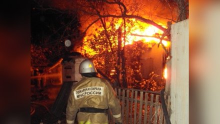 Огонь уничтожил сарай в селе под Воронежем 