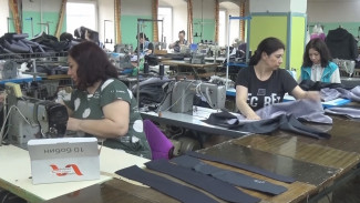 На воронежской швейной фабрике изготовят 5 тыс. костюмов для спецназа полиции 