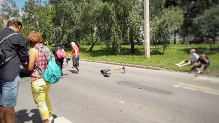 В Воронеже автомобилистка сбила двоих мальчиков на самокате