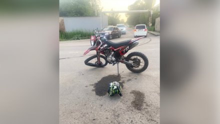 В Воронежской области мотоциклист-подросток и его пассажир пострадали в ДТП с Chery 