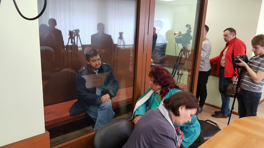 Суд отправил в СИЗО воронежца, намеренно сбившего на Mercedes курсанта МЧС