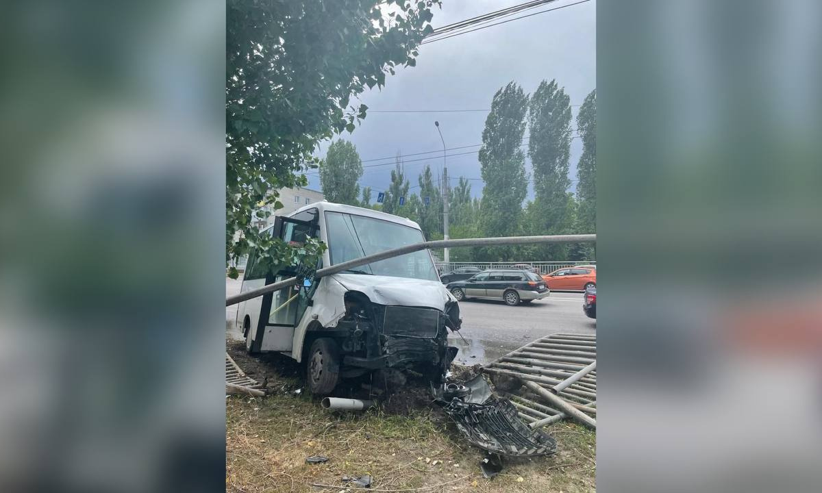 Маршрутка с пассажирами попала в ДТП в Воронеже – Новости Воронежа и  Воронежской области – Вести Воронеж