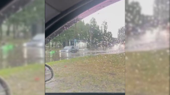 Плавающие машины и затопленные автобусы. Воронежцам показали на видео последствия непогоды