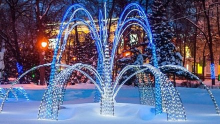 В воронежском Кольцовском сквере начали монтаж зимнего фонтана