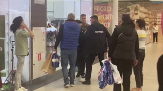 Женская драка в ТЦ Воронежа завязалась из-за подозрений в краже