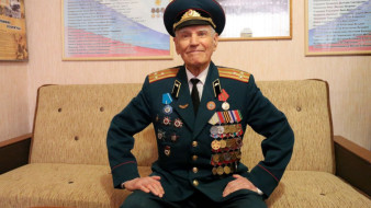 Путин наградил легендарного воронежского танкиста Николая Борисова