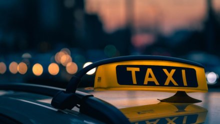 Воронежцев удивили небывалые цены на такси