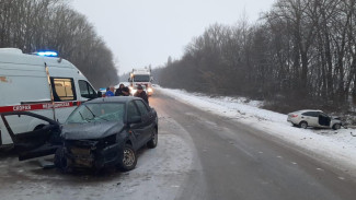 В аварии с двумя «Ладами» на воронежской трассе погиб 36-летний водитель