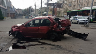 В Воронеже лихач-рецидивист устроил два жёстких ДТП с разницей в 5 минут