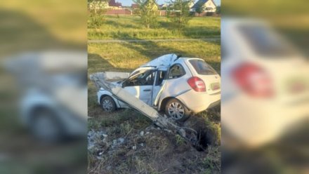Компания молодёжи на «Ладе» разбилась на трассе в Воронежской области