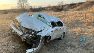 Водитель автомобиля Fiat Albea погиб на трассе в Воронежской области