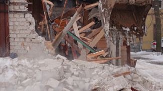 Воронежцам показали снос десятка сараев на улице Комиссаржевской