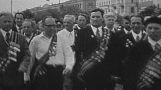 Тысячи зрителей и реальные герои войны. Как отмечали День Победы в советском Воронеже