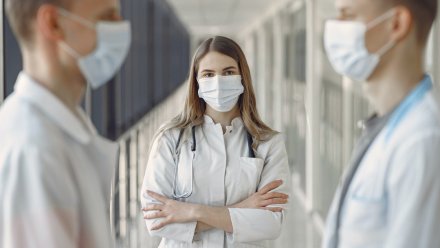 В воронежских поликлиниках 70% врачей направят на борьбу с ОРВИ и коронавирусом