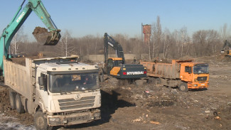 В Воронеже приступили к уборке самой крупной незаконной свалки