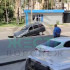 Машина провалилась в огромную яму на улице Минской в Воронеже