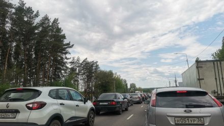Серьёзная пробка заблокировала выезд из Воронежа