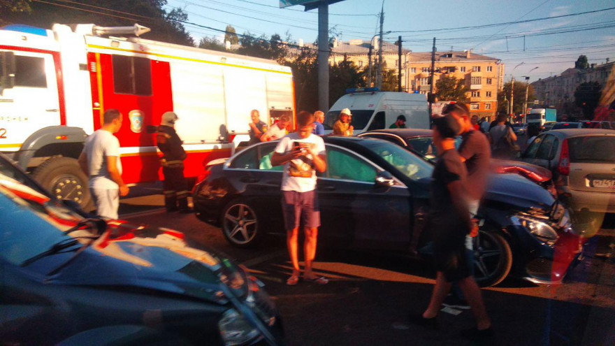 ГИБДД рассказала подробности массовой аварии в центре Воронежа
