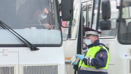 Губернатор призвал воронежских маршрутчиков контролировать пассажиров на наличие масок