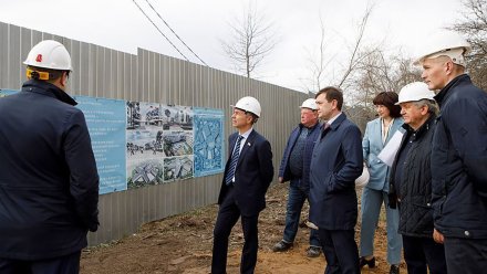Депутаты оценили ход строительства воронежской мегашколы