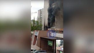 В Воронеже загорелась детская поликлиника