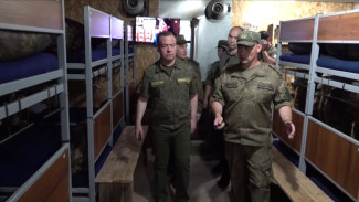 Дмитрий Медведев посетил военный полигон в Воронежской области