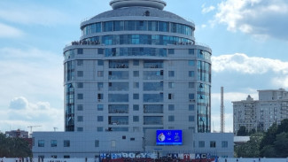 В Воронеже запретили стоять на балконах бизнес-центра во время матча «Факел» – «Спартак» 