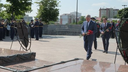 Воронежский губернатор поручил внимательнее следить за мемориалами в регионе 