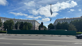 В Воронеже начали реставрировать памятник генералу Черняховскому