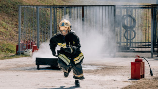 На Нововоронежской АЭС устроили соревнования пожарных-добровольцев