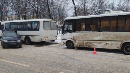 «Лада Гранта» сбила пешехода на улице Кольцовской в Воронеже