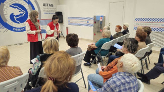 Волонтёры-медики провели лекцию для воронежских пенсионеров в Штабе «Единой России»