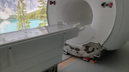 В воронежский онкодиспансер привезли первый в России безгелиевый томограф