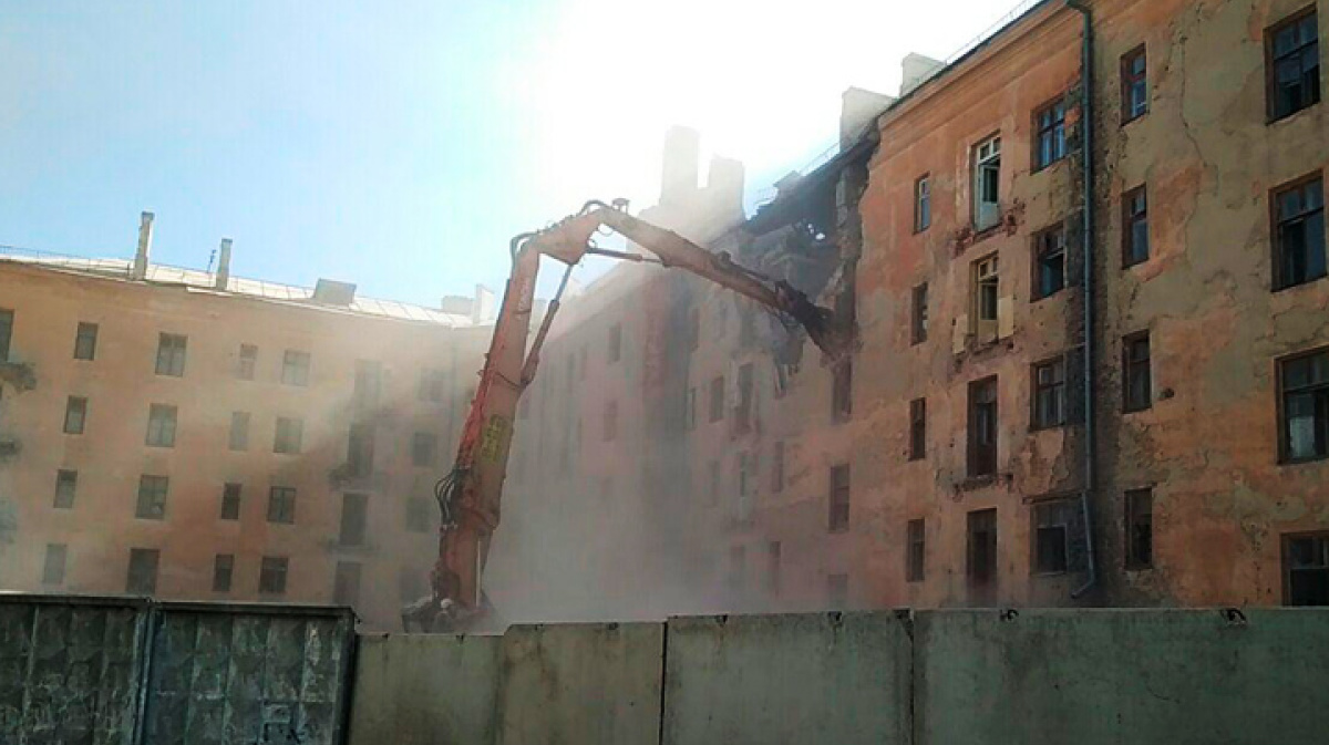 Появилось видео сноса «дома-убийцы» в центре Воронежа – Новости Воронежа и  Воронежской области – Вести-Воронеж