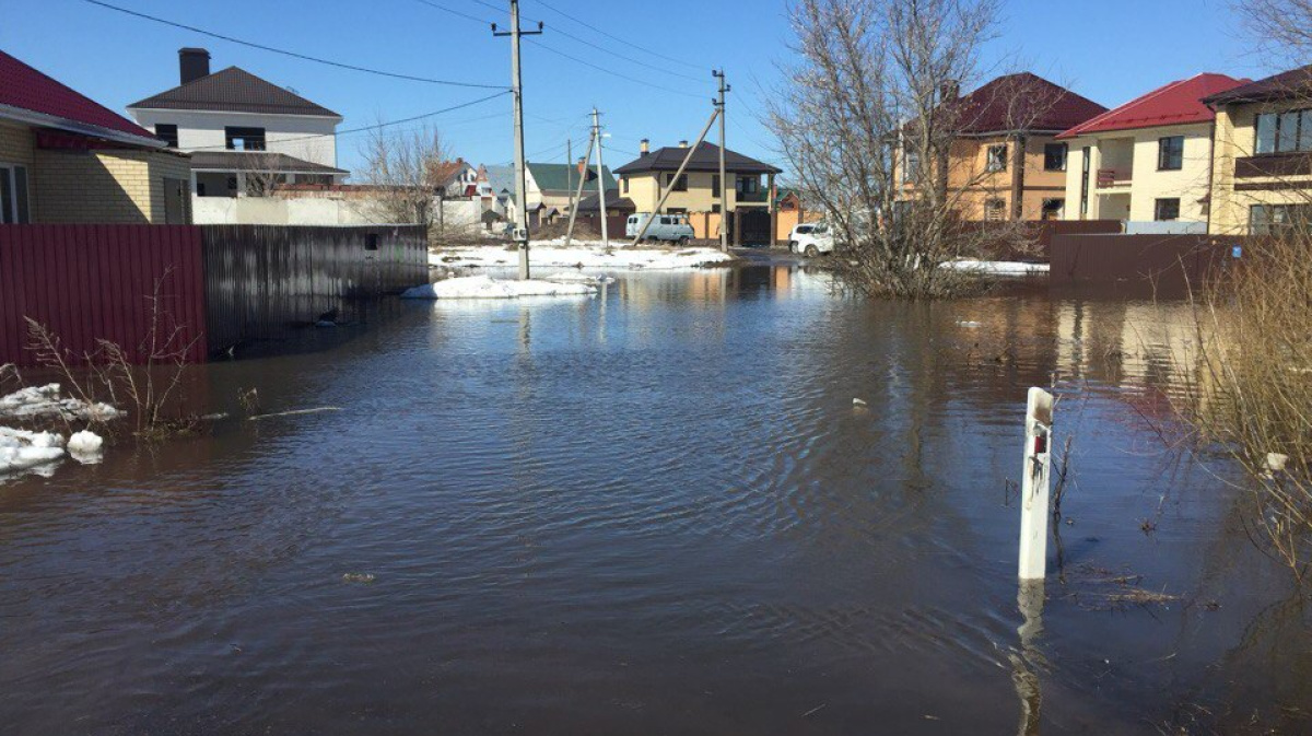 Села вода. Новая Усмань Воронежская область наводнение. Новая Усмань Весна 2018. Затопило новую Усмань Воронеж. Вода новая Усмань.