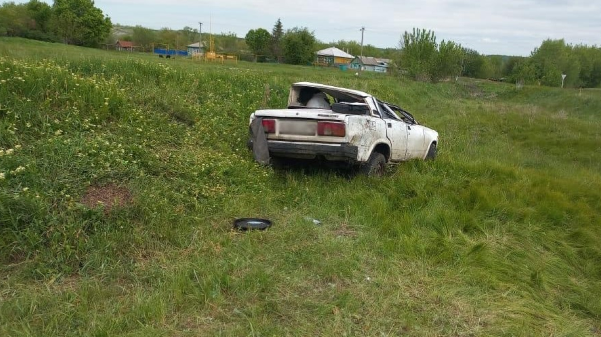 В Воронежской области перевернулась «пятёрка»: двое пострадавших |  21.05.2022 | Воронеж - БезФормата