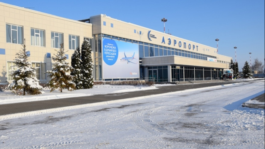 Санкт-Петербург хочет отнять имя Петра I у воронежского аэропорта